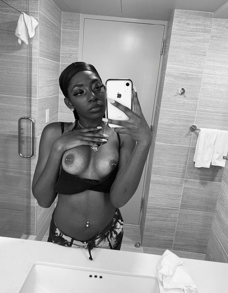 lovelykaybaby star photo