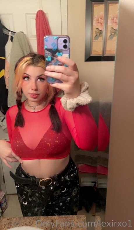 lexirxo1 sexy actress image