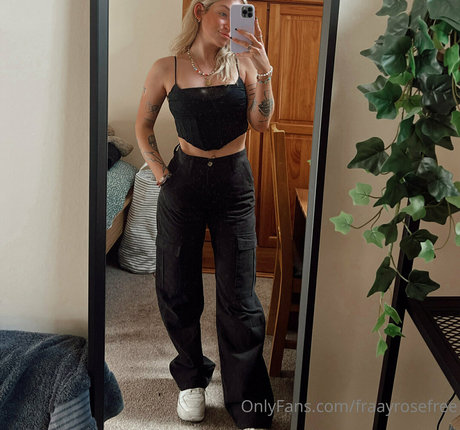 fraayrosefree star naked pic