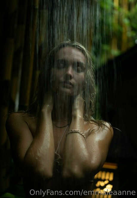 emmaleaanne pornstar nude picture