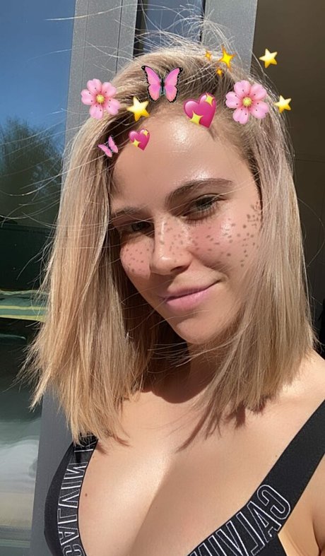 Melina Sophie pretty pornstar picture