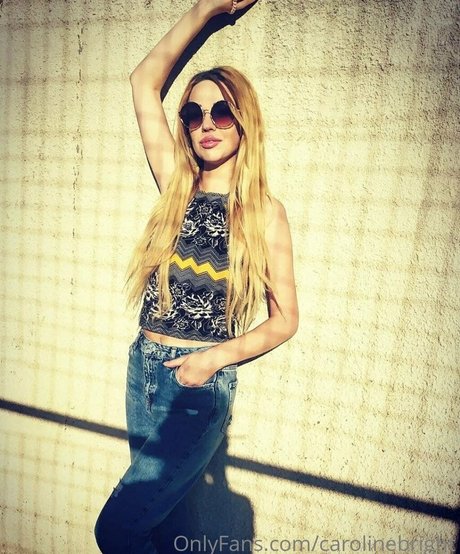 carolinebright hd actress picture