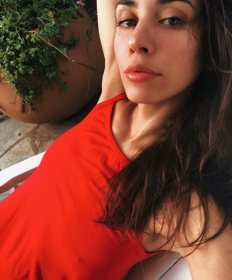 Vera Kaludi sexy model photo