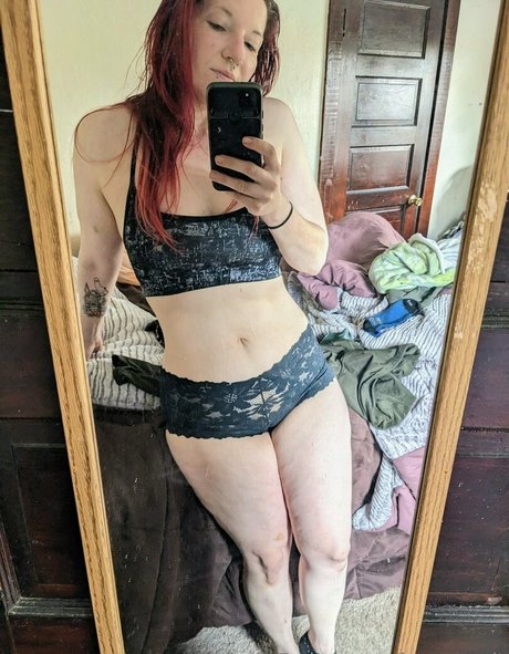 kyracurb actress pictures