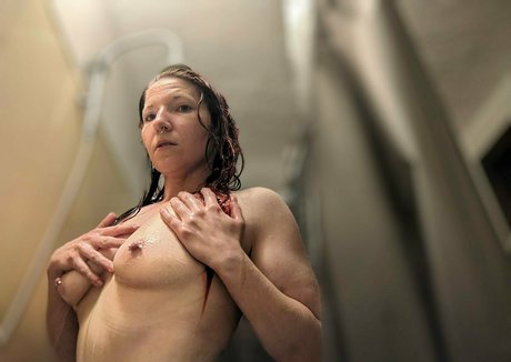 kyracurb adult actress photo