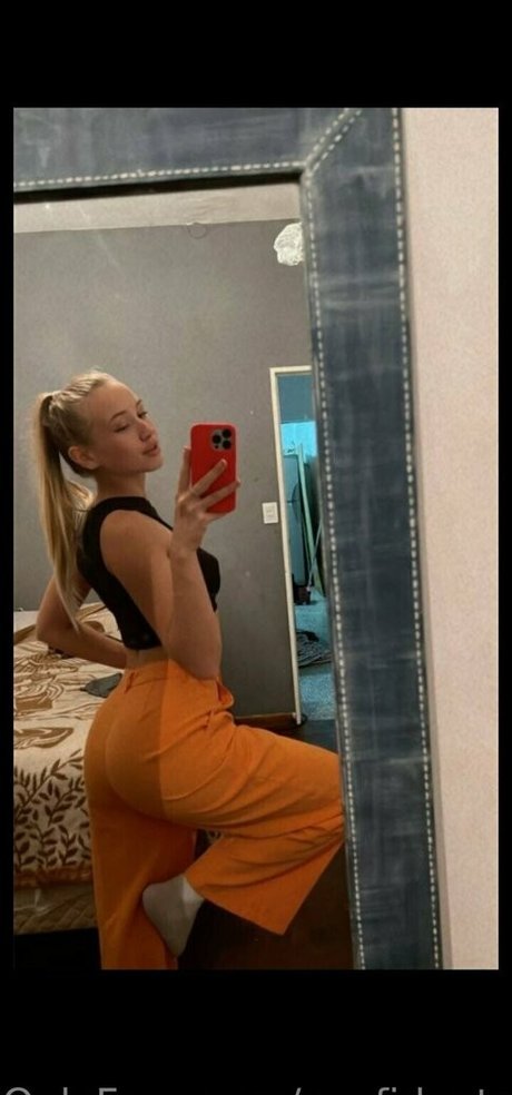 confidantsarah free actress picture