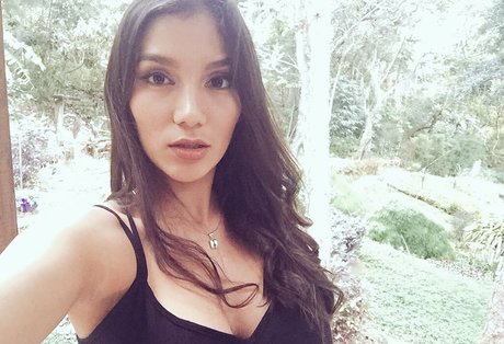 Abie Smith erotic actress gallery