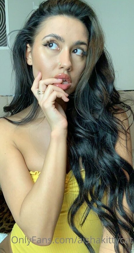 skinny asian onlyfans nude image