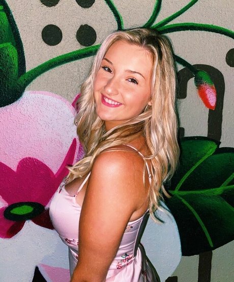 Tori C model nudes image