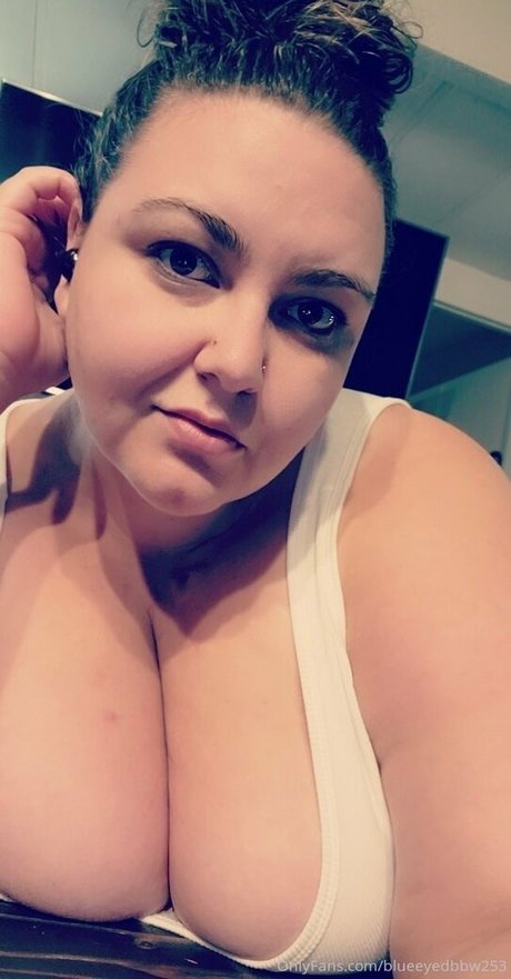 blueeyedbbw253 nudes star picture
