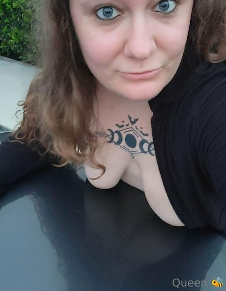 queenbitch1998 nudes star images