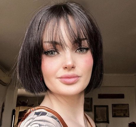 Heartpathetic naked model archive