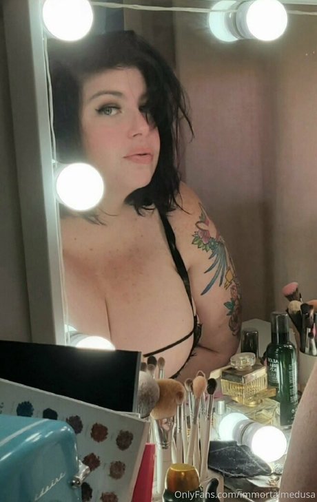 megandaw model high quality picture