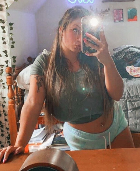 Lauren Risotti star top image