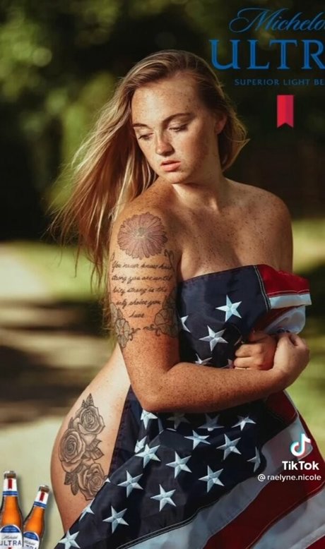 Raelyne Summeier model top pic