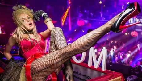 mom feet onlyfans art naked gallery