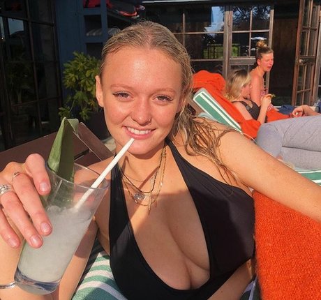 Poppyy Hopson star best pic