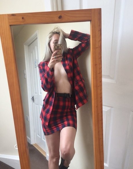 Vixylixxx model pornographic pic