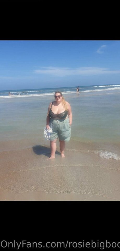 rosiebigboobs model nudes img