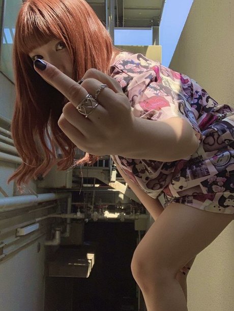 busty mom onlyfans top pic