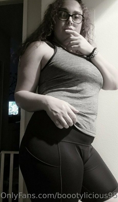 boootylicious95 model hd pics