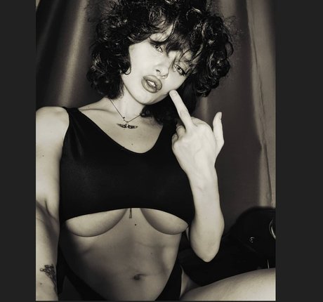 Taliyamilano pornstar photo