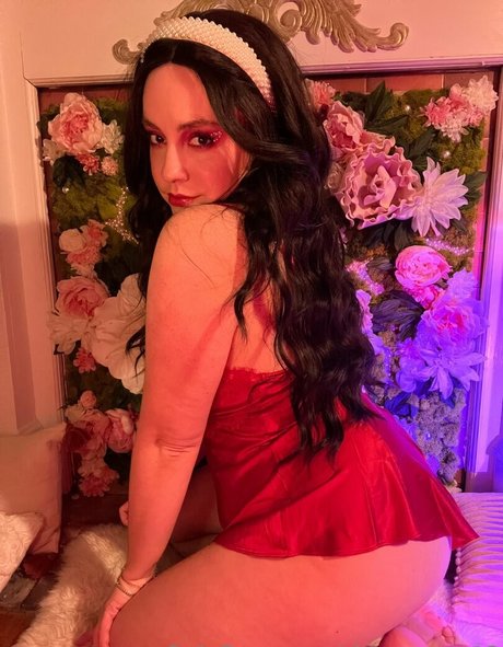 skye marx13 hot actress picture