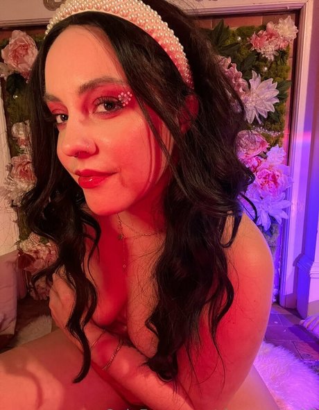 skye marx13 erotic model pic