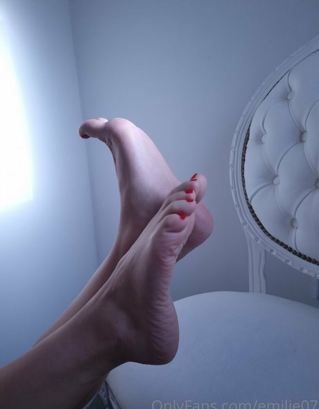 emilie07 star naked pic