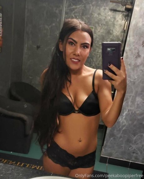 peekaboopiperfree high quality pornstar pictures