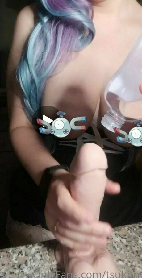 tsukitn model picture