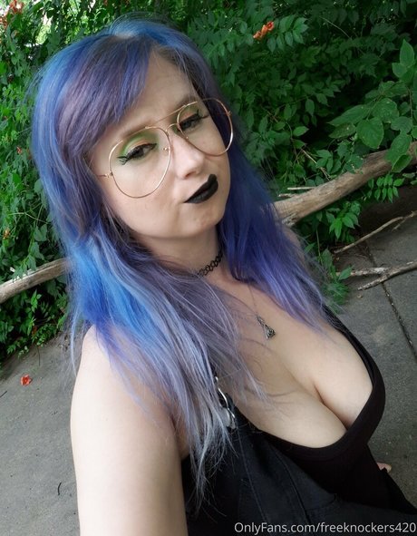 freeknockers420 pornstar nice image