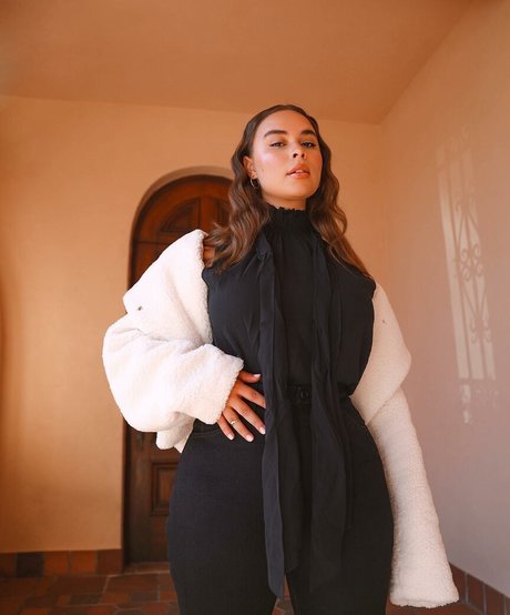 Venezia Cruz erotic pornstar photo