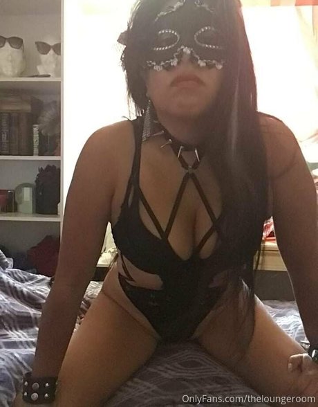 theloungeroom star exclusive picture