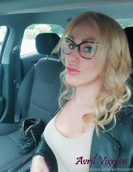 avrilvixxxen hd model galleries