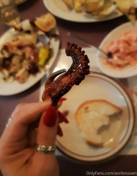 avrilvixxxen star adult galleries