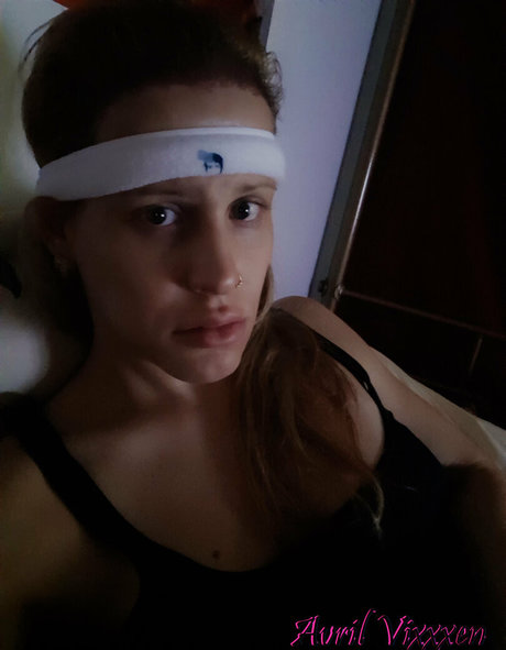 avrilvixxxen pornstar nude pictures