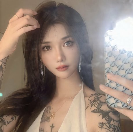 kiligkira model hot picture