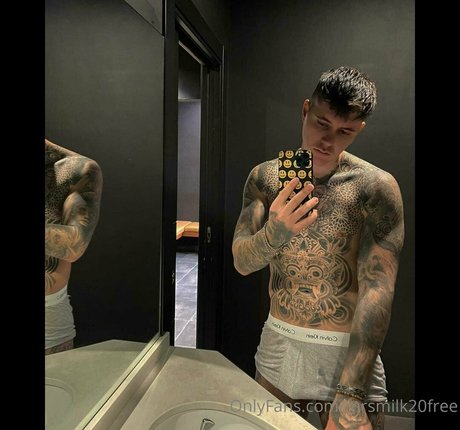 trimmed onlyfans erotic image