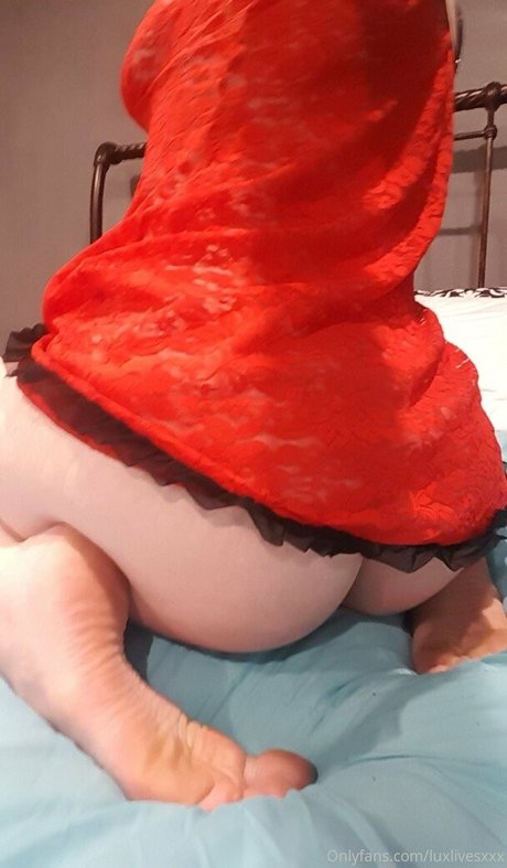 luxlivesxxx nudes model photo