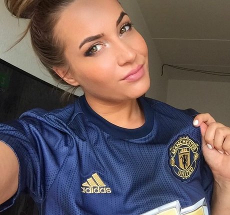 Katrina Maria sexy pornstar pics