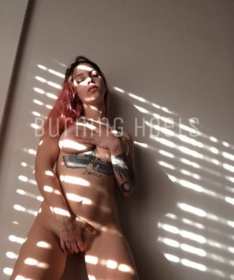 blonde natural onlyfans exclusive img