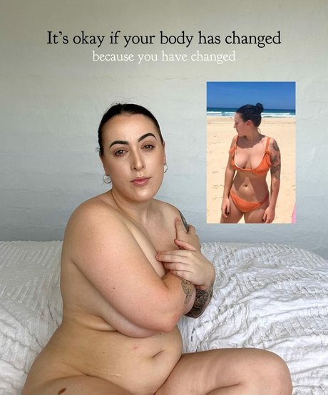 Isabella Davis pornographic model img