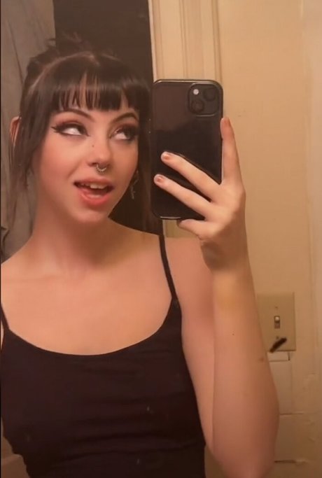 OkayGnomie top model pics