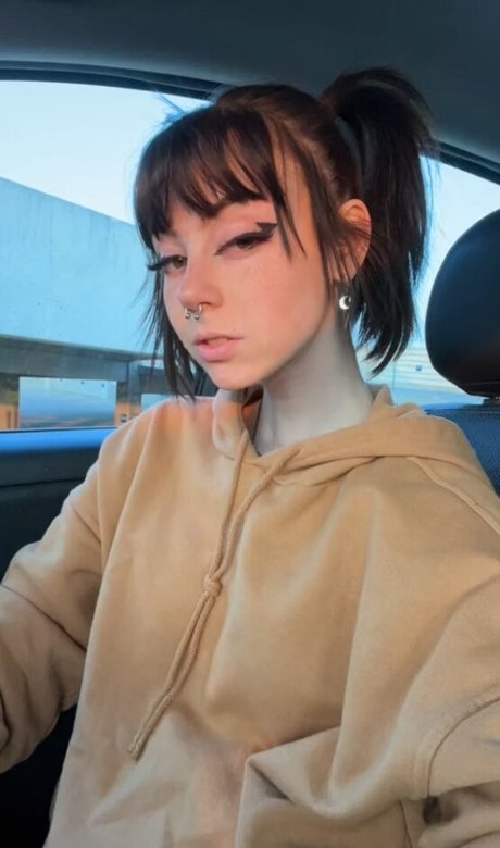 OkayGnomie pornstar erotic pictures