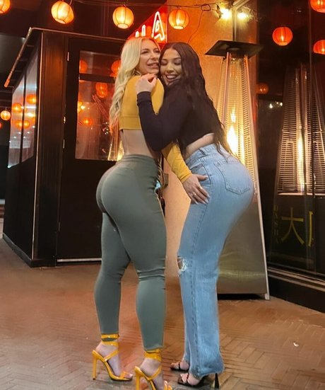 Lauren M model pretty photos