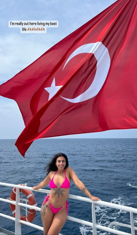 Lina alqaq model high quality pic