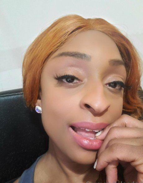 therealcarmenhayes hot model pic