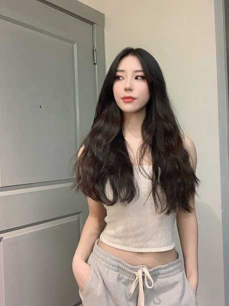 Luximity sexy actress image