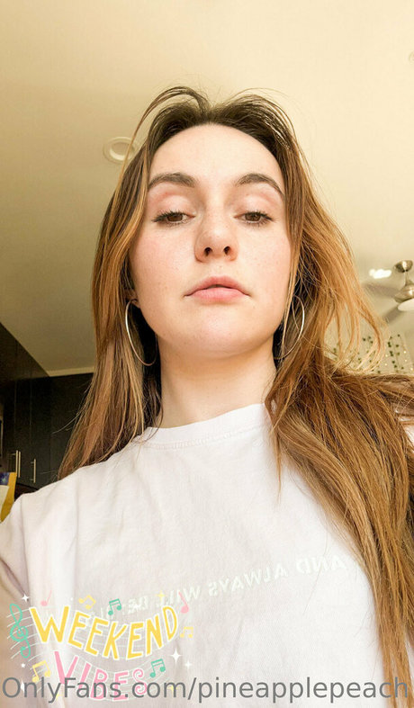 pineapplepeach model perfect photos